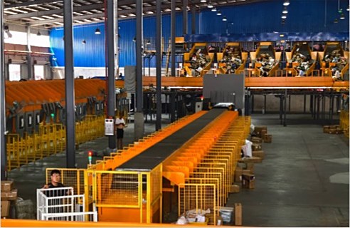Linear narrow-band sorter handling parcels